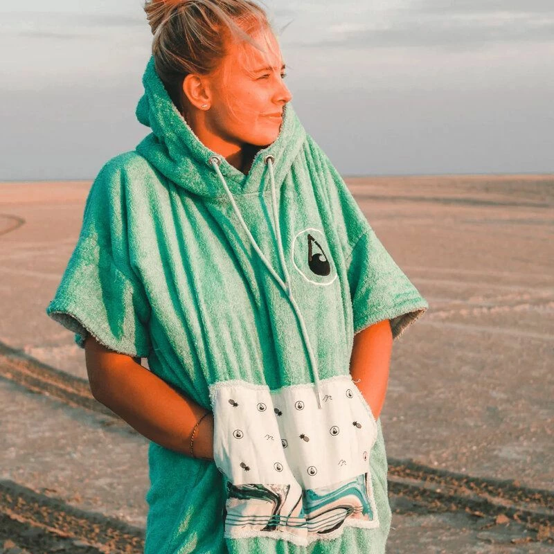 Poncho Surf Wave Hawaii Liz – Image 2